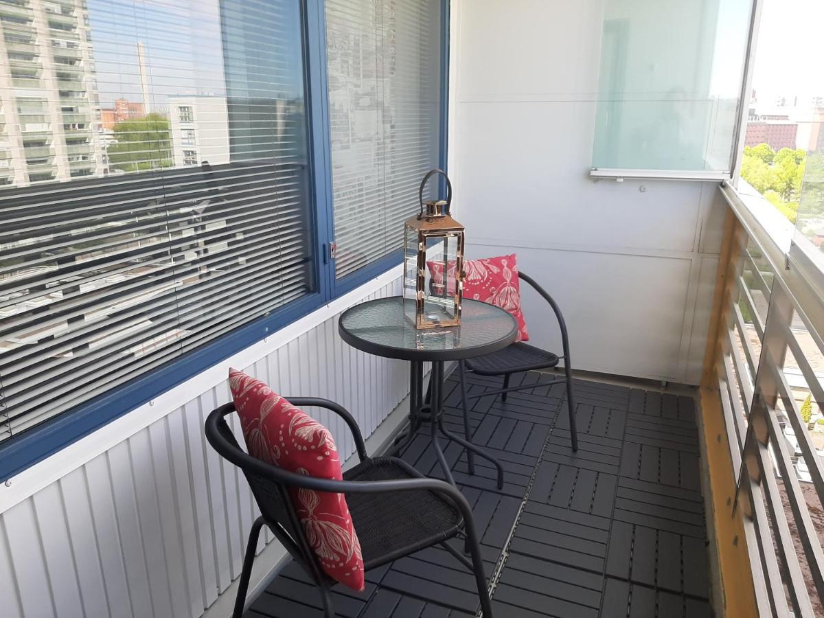 Seaside Downtown Apartment With Private Parking Helsinki Bagian luar foto