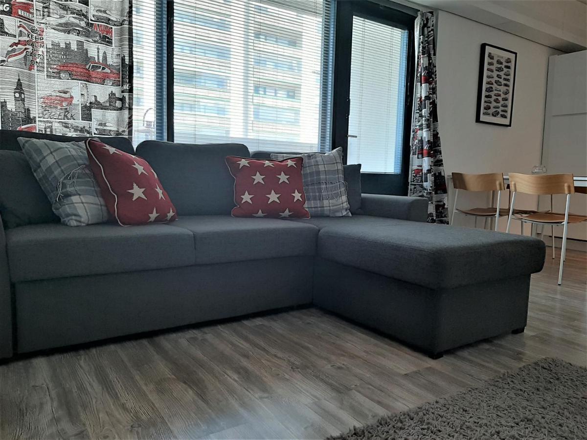 Seaside Downtown Apartment With Private Parking Helsinki Bagian luar foto